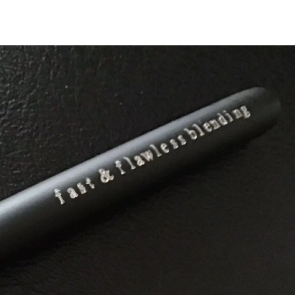 Bare Escentuals Fast & Flawless Blending Brush - Brand New.